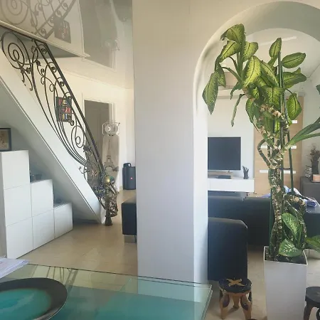 Homestay - Large In A Spacious With Stunning Rooftop Terrace Chatenay-Malabry
